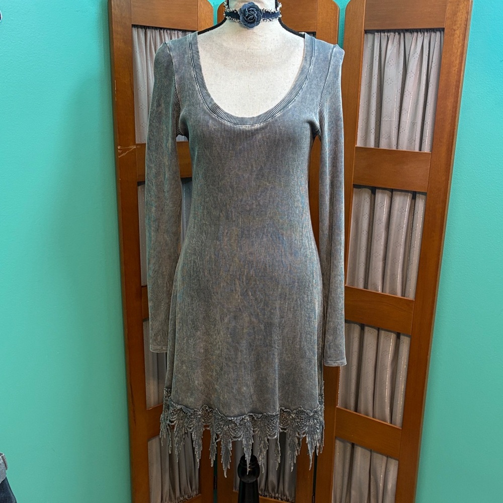 T Party Fashion Gray Long Sleeve Dress with Distressed Hem